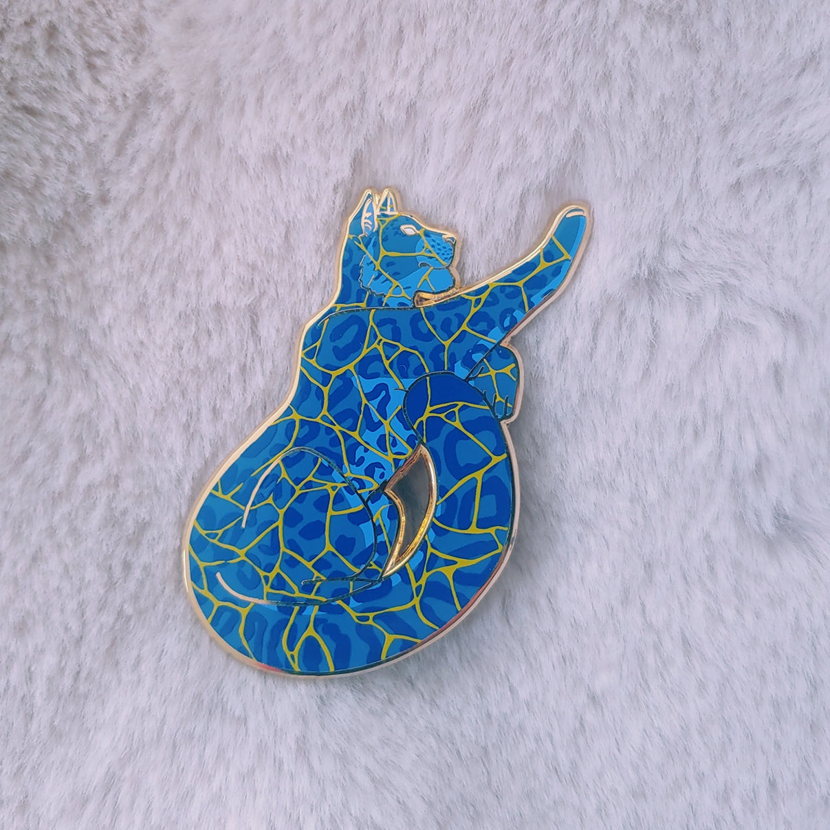 Kintsugi Enamel Pin Collection - Snow Leopard Dark